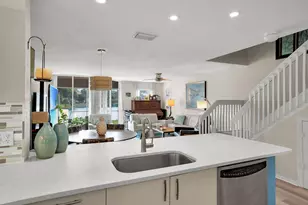 379 Dover Pl, Naples, FL 34104 - Photo 7