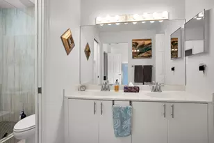 379 Dover Pl, Naples, FL 34104 - Photo 23