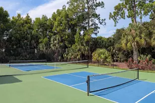 379 Dover Pl, Naples, FL 34104 - Photo 33