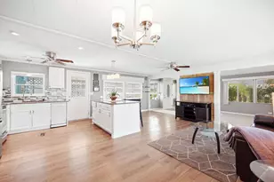 483 Riviera Blvd W, Naples, FL 34112 - Photo 7