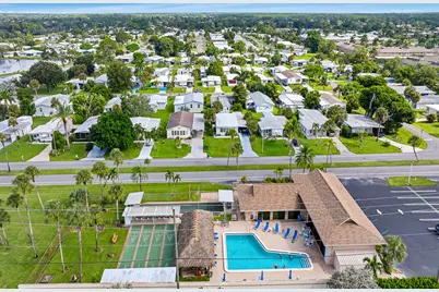 483 Riviera Boulevard W, Naples, FL 34112 - Photo 33