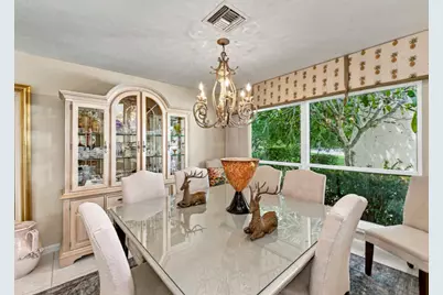 394 Bay Meadows Drive, Naples, FL 34113 - Photo 5