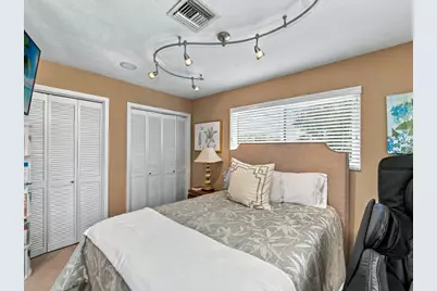 394 Bay Meadows Drive, Naples, FL 34113 - Photo 11