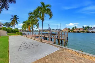850 W Copeland Dr, Marco Island, FL 34145 - Photo 27