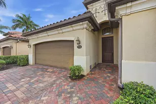 2946 Aviamar Cir, Naples, FL 34114 - Photo 3