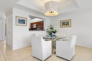 531 La Peninsula Blvd, Naples, FL 34113 - Photo 7