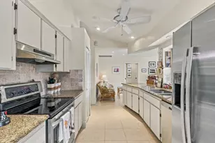 105 Cherry Hill Ct, Naples, FL 34113 - Photo 7