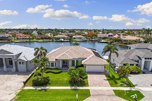 173 Gulfport Ct, Marco Island, FL 34145 - Photo 1