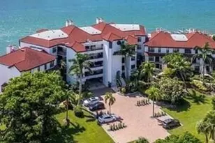 421 La Peninsula Blvd, Naples, FL 34113 - Photo 1