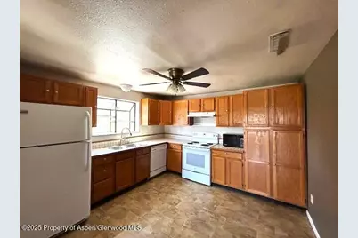 900 Breeze St, Craig, CO 81625 - Photo 13