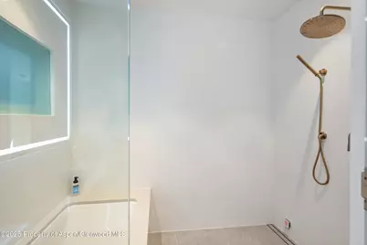 211 W Main Street, Aspen, CO 81611 - Photo 23