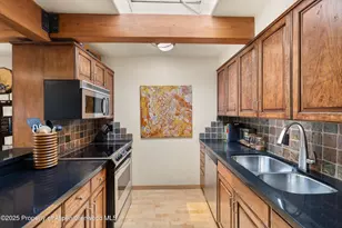 124 W Hyman Ave, Aspen, CO 81611 - Photo 9