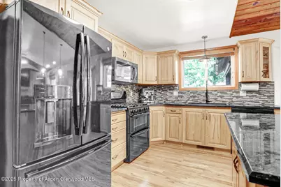 997 E 10th Street, Craig, CO 81625 - Photo 9