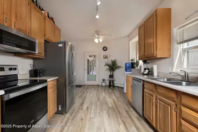 1122 Westlook Drive, Glenwood Springs, CO 81601 - Photo 9