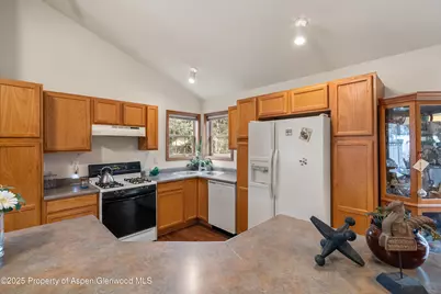 310 Mesquite Court, New Castle, CO 81647 - Photo 7