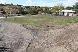 243 N Crest St, Rangely, CO 81648 - Photo 5