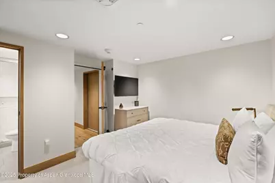 122 W Main Street, Aspen, CO 81611 - Photo 13