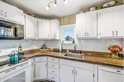 1037 N 1st Street, Montrose, CO 81401 - Photo 9