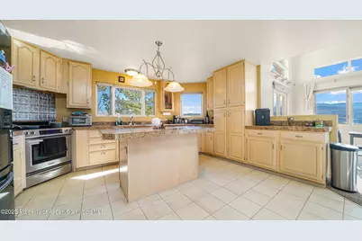 949 Edelweiss, Rifle, CO 81650 - Photo 11