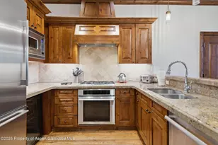 415 E Dean St Unit 2 Week 31, Aspen, CO 81611 - Photo 5