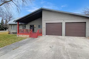 925 Cleveland St, Meeker, CO 81641 - Photo 3