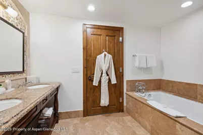 415 E Dean St., Unit 33, Week 32, Aspen, CO 81611 - Photo 15