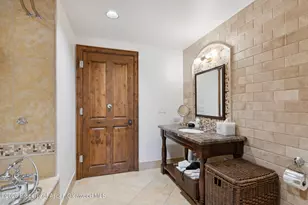 415 E Dean St Unit 35 Week 30, Aspen, CO 81611 - Photo 15