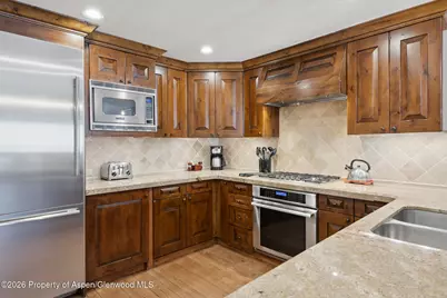 415 E Dean St, Unit 29, Week 5, Aspen, CO 81611 - Photo 5