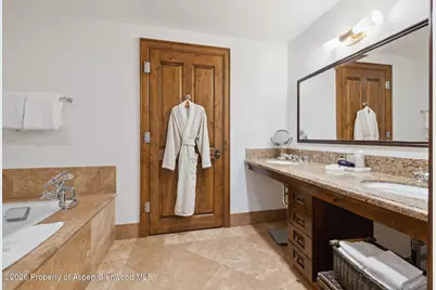 415 E Dean St, Unit 29, Week 5, Aspen, CO 81611 - Photo 29