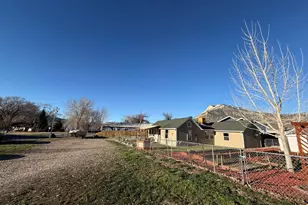 324 3rd St, Parachute, CO 81635 - Photo 3