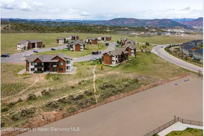 1100 Buckhorn Valley Boulevard #E-202, Gypsum, CO 81637 - Photo 3