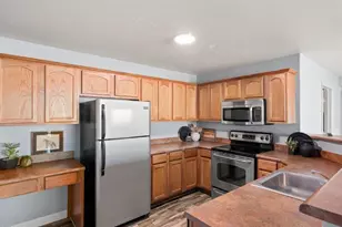 433 River View Dr, New Castle, CO 81647 - Photo 5