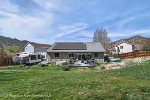 279 Lupine Dr, New Castle, CO 81647 - Photo 3