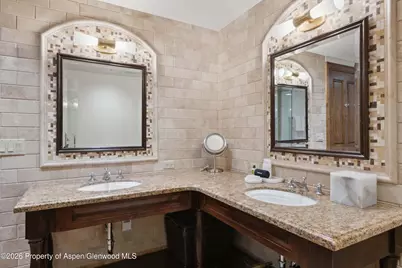 415 E Dean St, Unit 30, Week 10, Aspen, CO 81611 - Photo 21