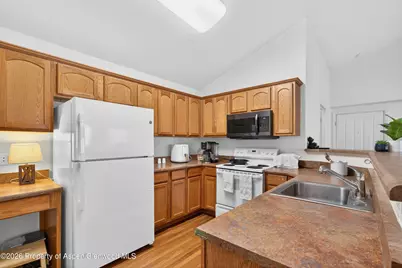 560 River View Drive #706, New Castle, CO 81647 - Photo 9