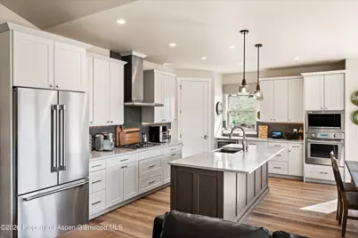 380 Deer Valley Drive, New Castle, CO 81647 - Photo 3