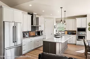 380 Deer Valley Dr, New Castle, CO 81647 - Photo 3