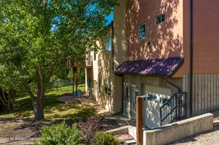 908 Red Mountain Dr, Glenwood Springs, CO 81601 - Photo 5
