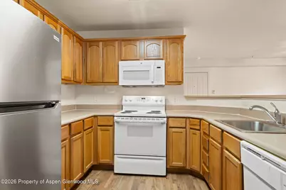 410 River View Drive #305, New Castle, CO 81647 - Photo 7