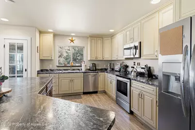 2010 E Ballard Ave, Silt, CO 81652 - Photo 5