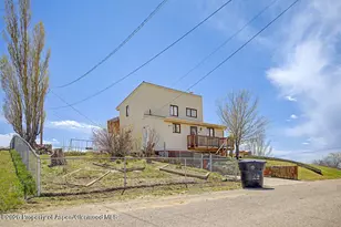 808 Fairway Blvd, Craig, CO 81625 - Photo 3