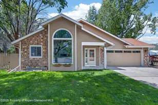 463 Palmetto Dr, New Castle, CO 81647 - Photo 1