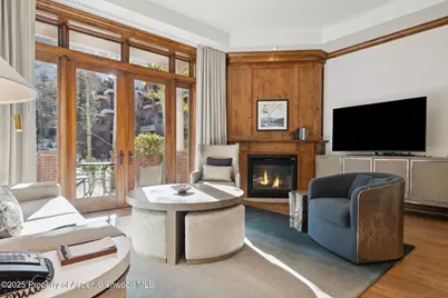 415 E Dean St., Unit 4, Week 32, Aspen, CO 81611 - Photo 3