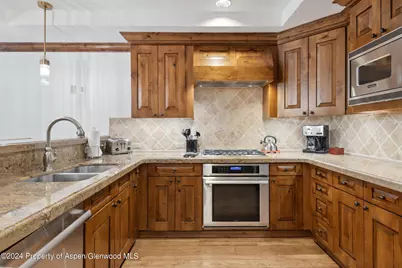 415 E Dean St., Unit 37, Week 6, Aspen, CO 81611 - Photo 5