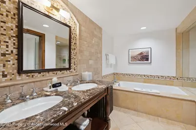 415 E Dean St, Unit 50, Week 8, Aspen, CO 81611 - Photo 15