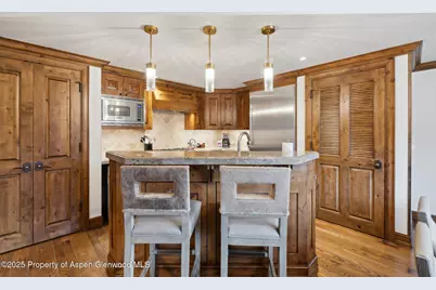415 E Dean St., #25, Week 6, Aspen, CO 81611 - Photo 5