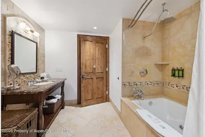 415 E Dean St, Unit 36, Week 33, Aspen, CO 81611 - Photo 15