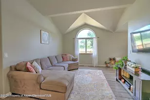 333 Laurel Dr, Parachute, CO 81635 - Photo 5