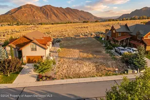 821 Ute Cir, New Castle, CO 81647 - Photo 1