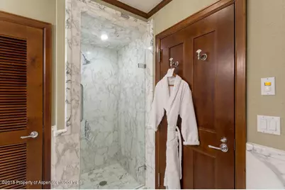0197 Prospector Road #Unit 2406-2, Aspen, CO 81611 - Photo 17
